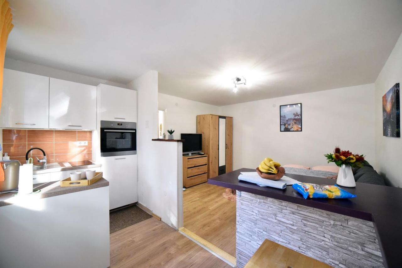 Studio Apartment Aneta Zagreb Exterior foto